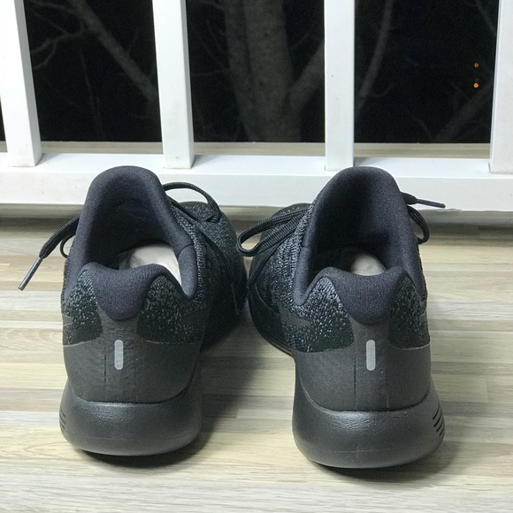 NWT Nike LunarEpic Low Flyknit 2 Black WMNS - Picture 5 of 8